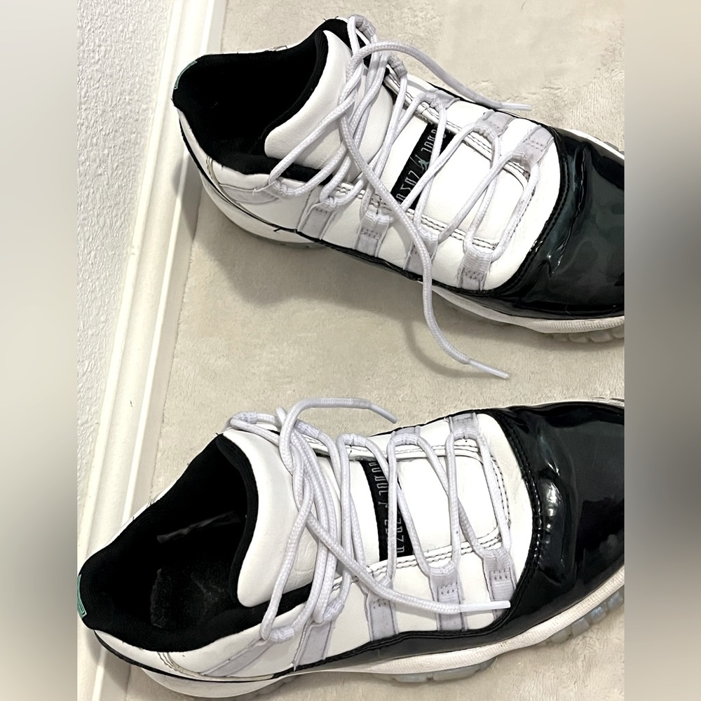 Jordan Nike Air 11 Retro Low Iridescent Emerald Size: 5Y